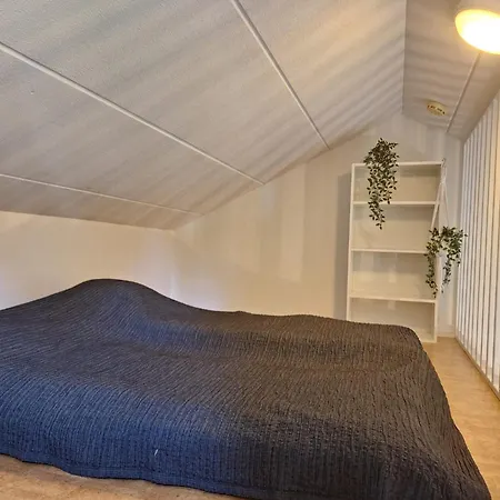 Appartement Kodikas Yksioe Omalla Sisaeaenkaeynnillae Ja Pysaekoeinnillae *