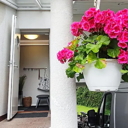Appartement Kodikas Yksioe Omalla Sisaeaenkaeynnillae Ja Pysaekoeinnillae *